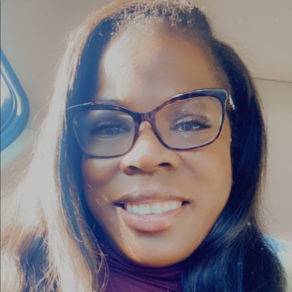 Meet your Posher, Dawana